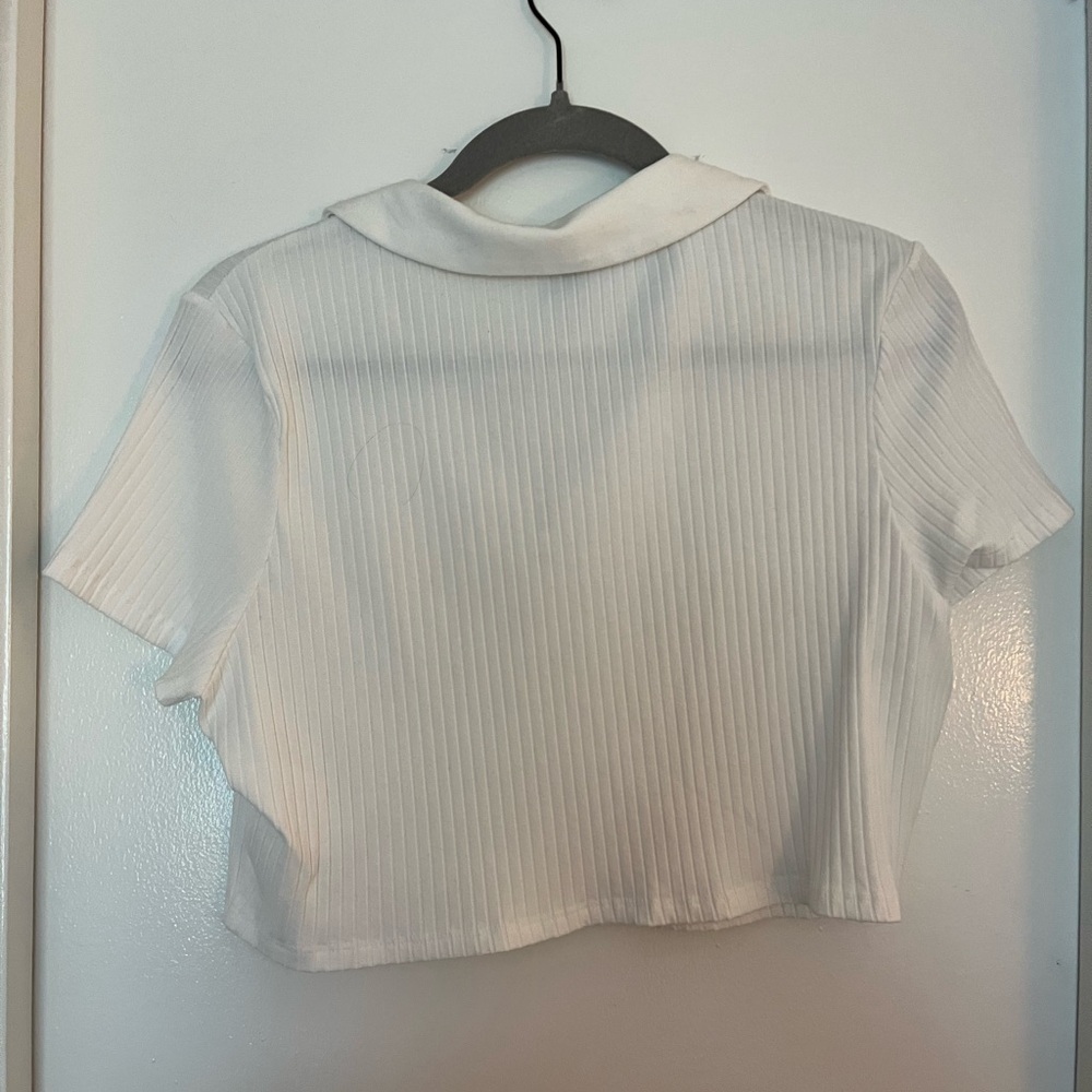 Divided White Ribbed Top - Picture 4 of 4